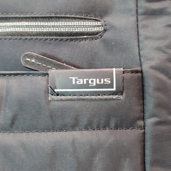 Targus Men's Black Slim Office Laptop Slip case. - Picture 2 of 14